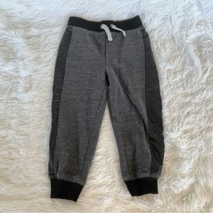 🧁 3 for $25 Black and Gray Calvin Klein 3T sweatpants